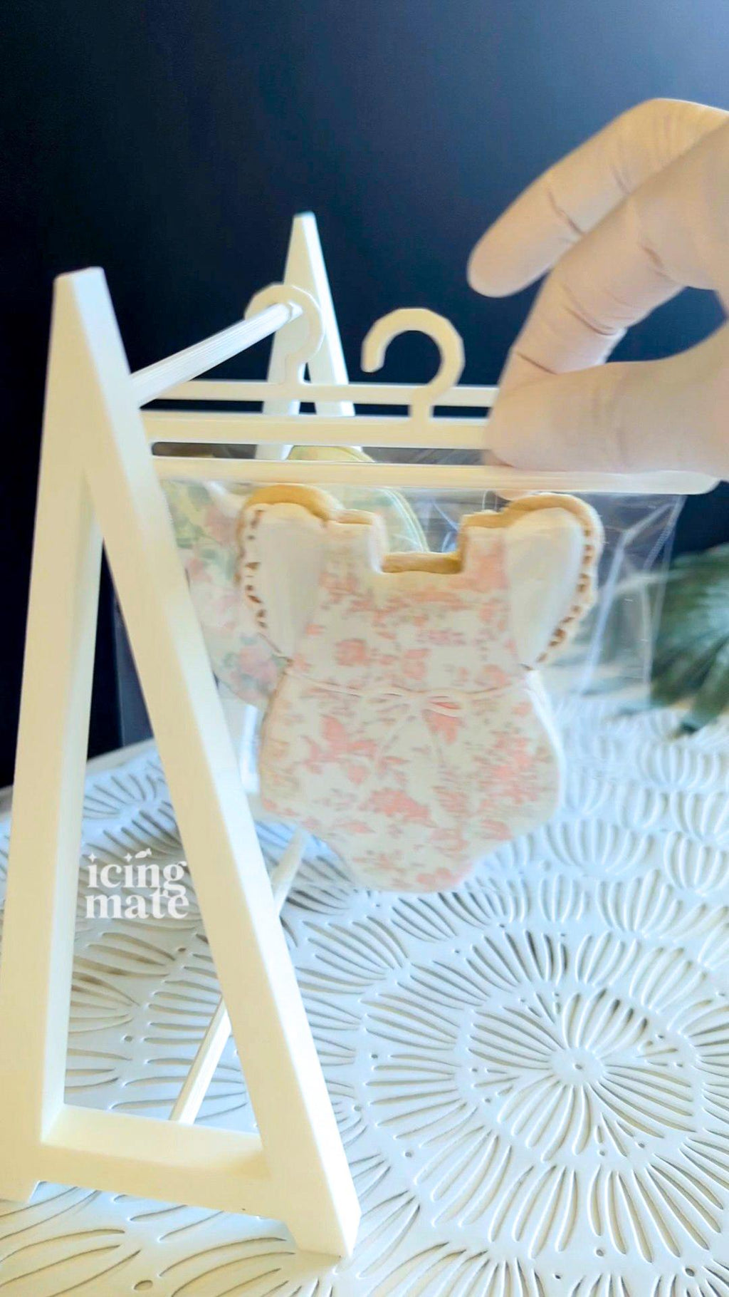 Cookie Hanging Rack + Cookie Hangers